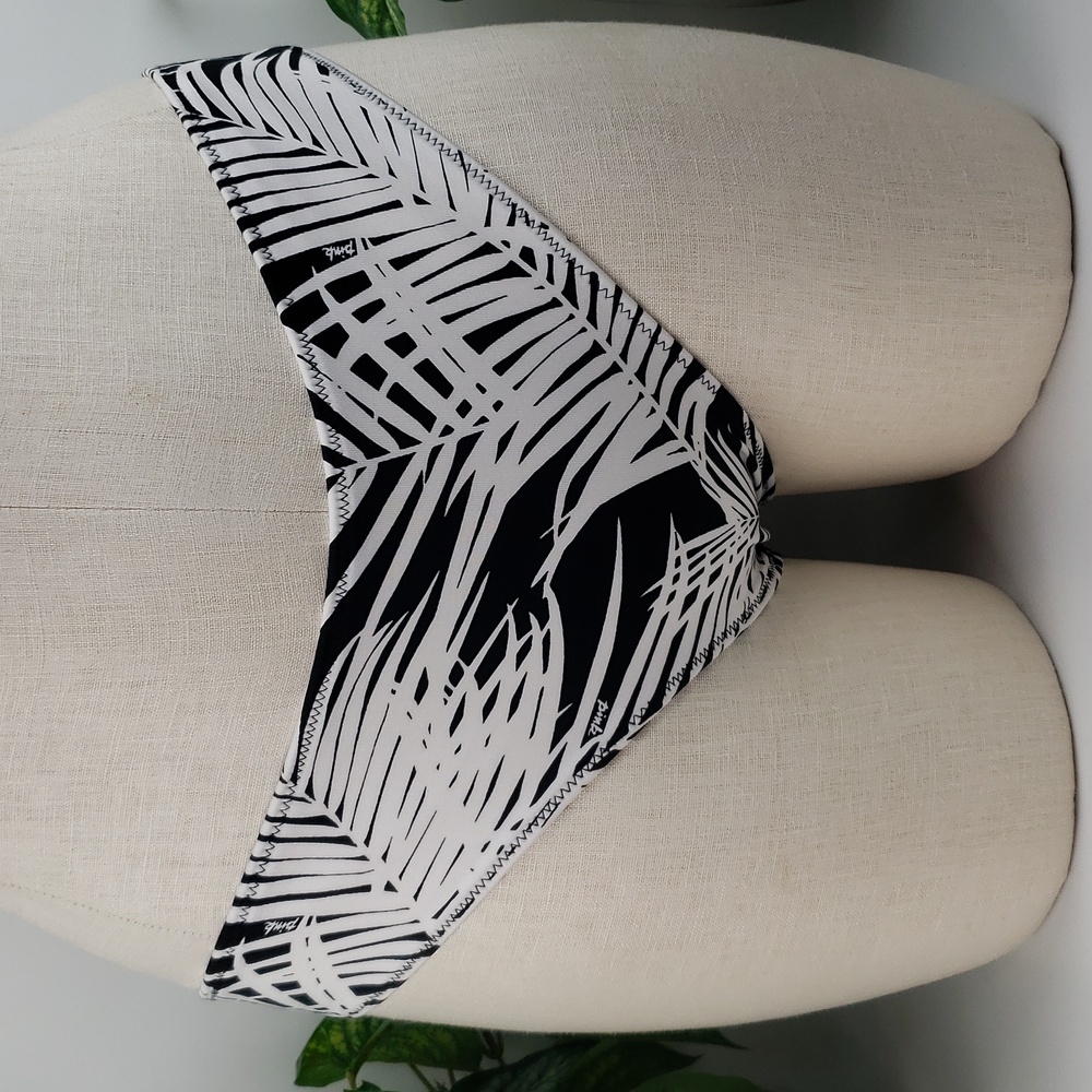 Victoria's Secret Bikini Bottoms Black White Tropical sz Large